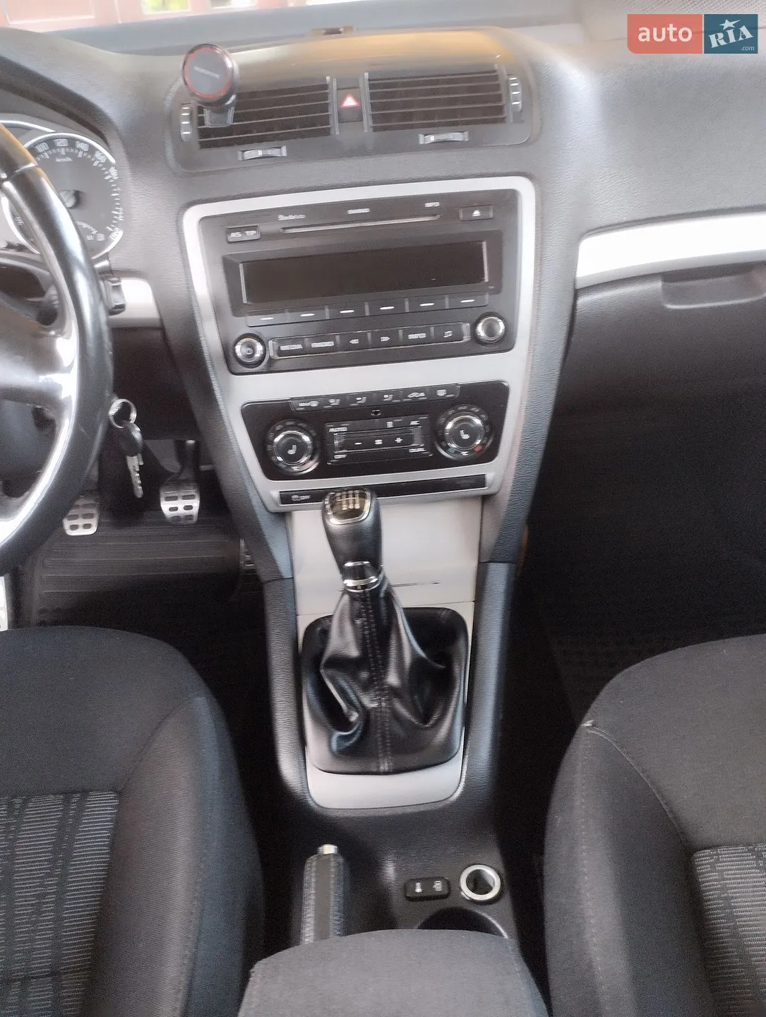 2010 Skoda Octavia - мініатюра 3