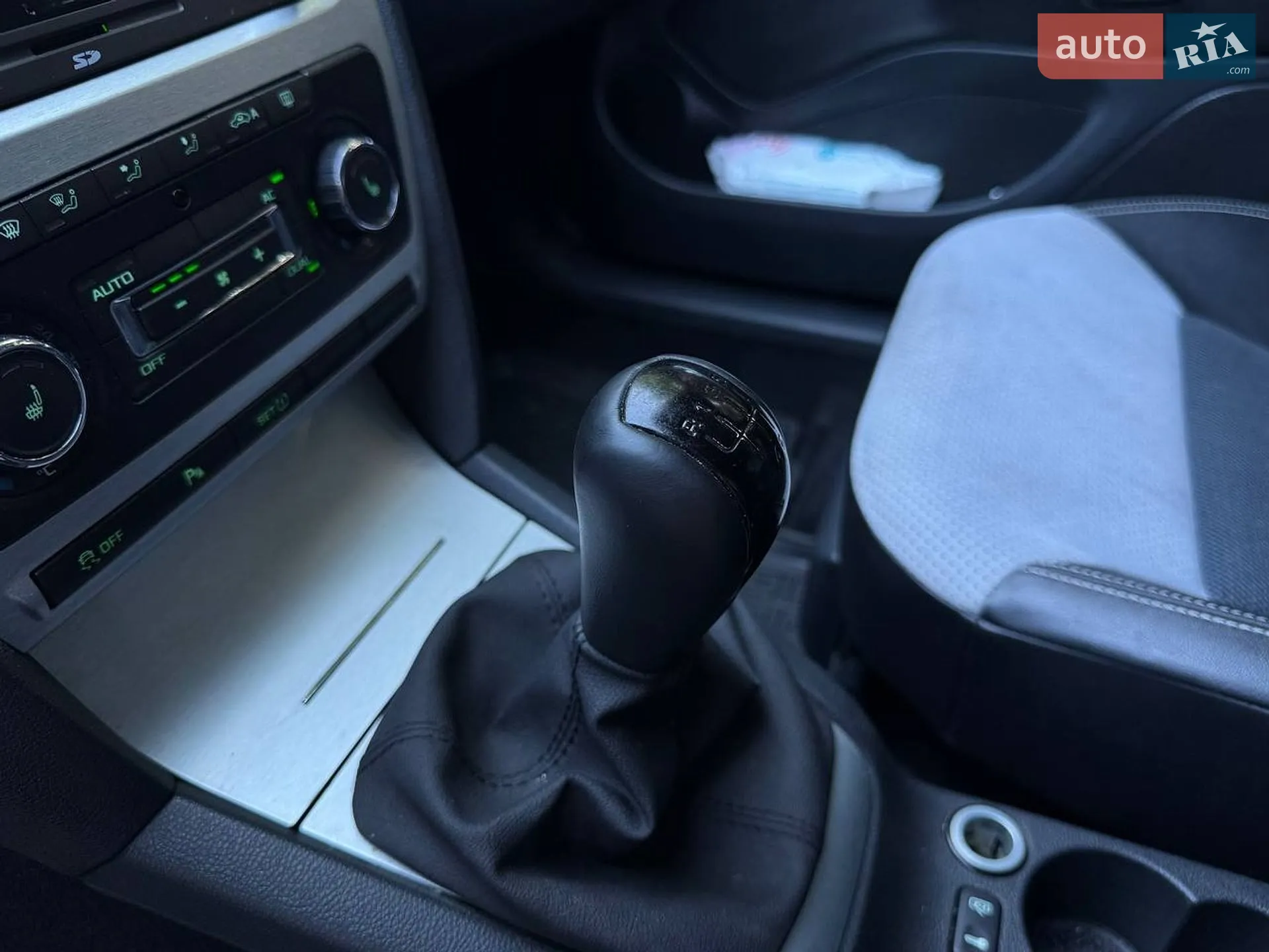 2010 Skoda Octavia - мініатюра 102