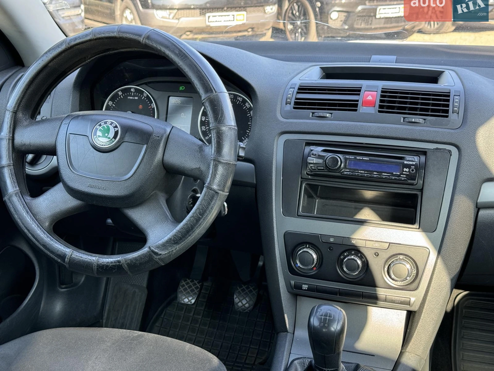 2011 Skoda Octavia - мініатюра 22