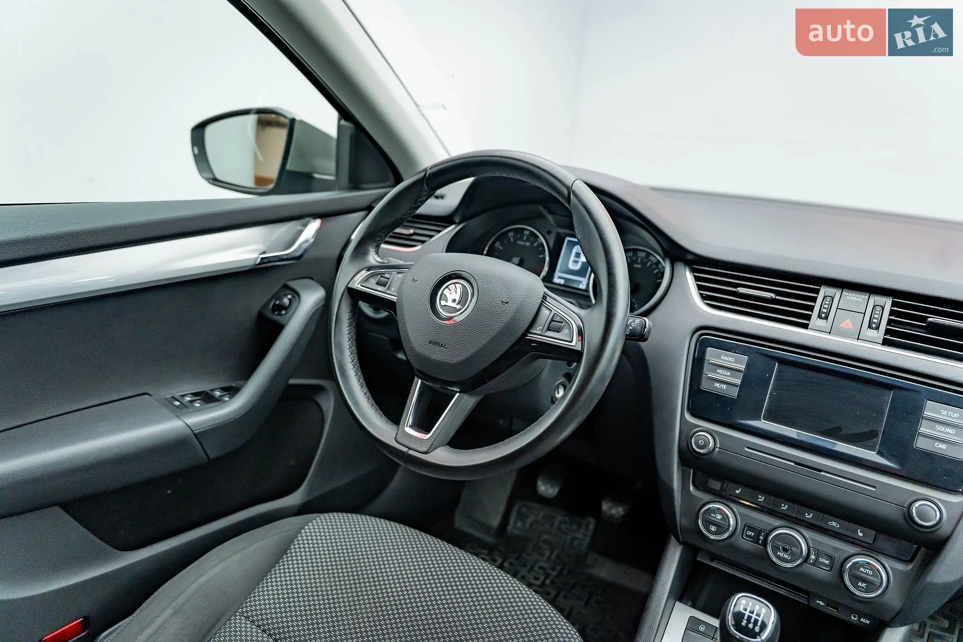 2016 Skoda Octavia - мініатюра 12