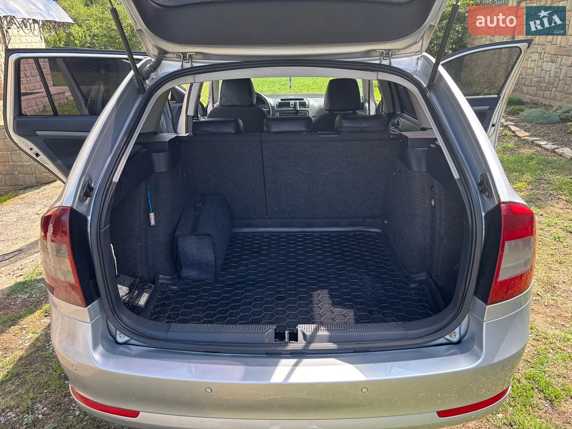 2010 Skoda Octavia - мініатюра 20