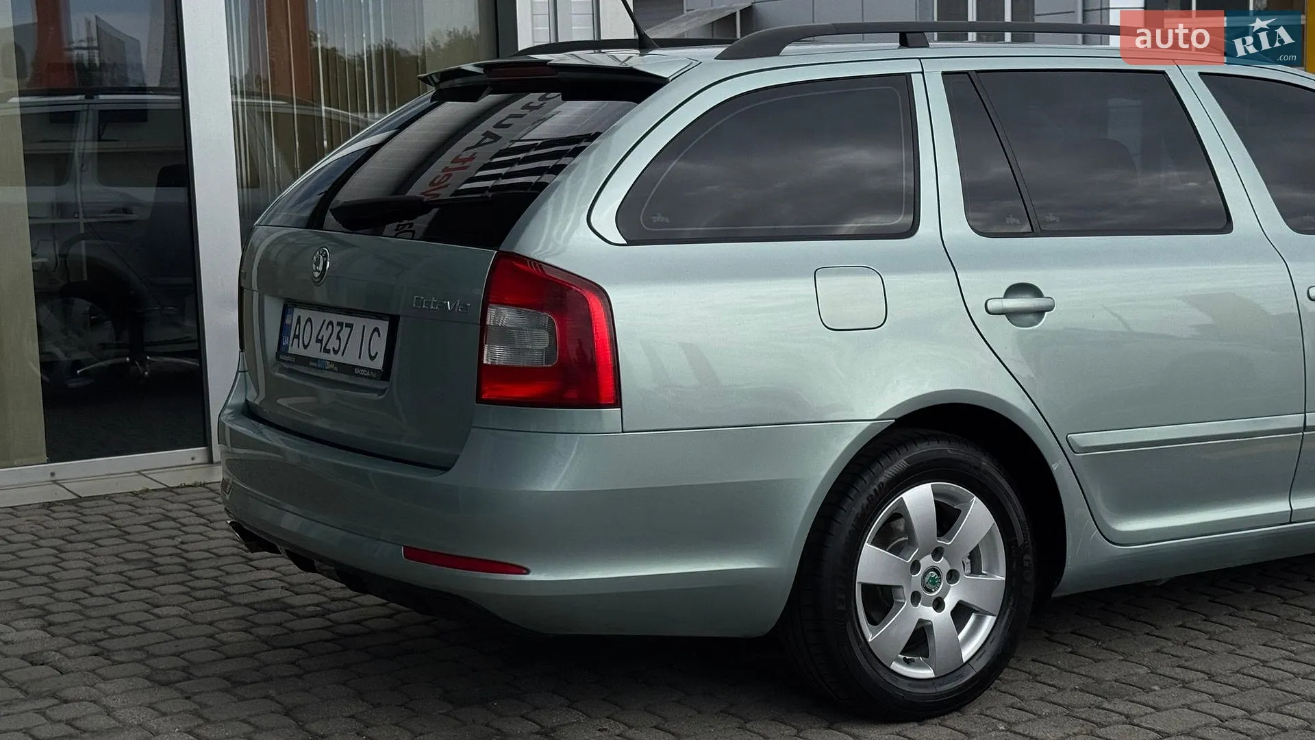 2010 Skoda Octavia - мініатюра 14