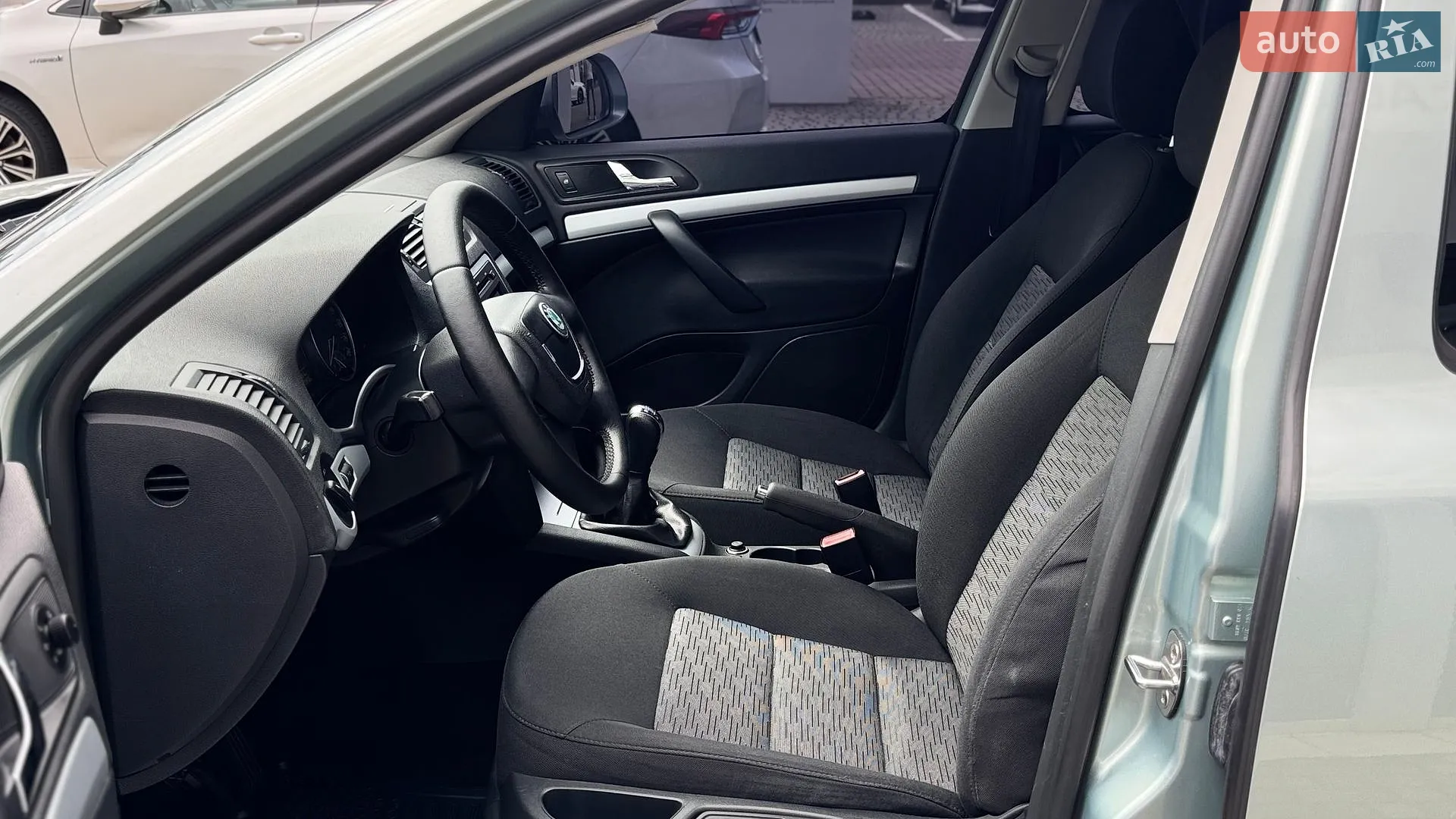 2010 Skoda Octavia - мініатюра 24