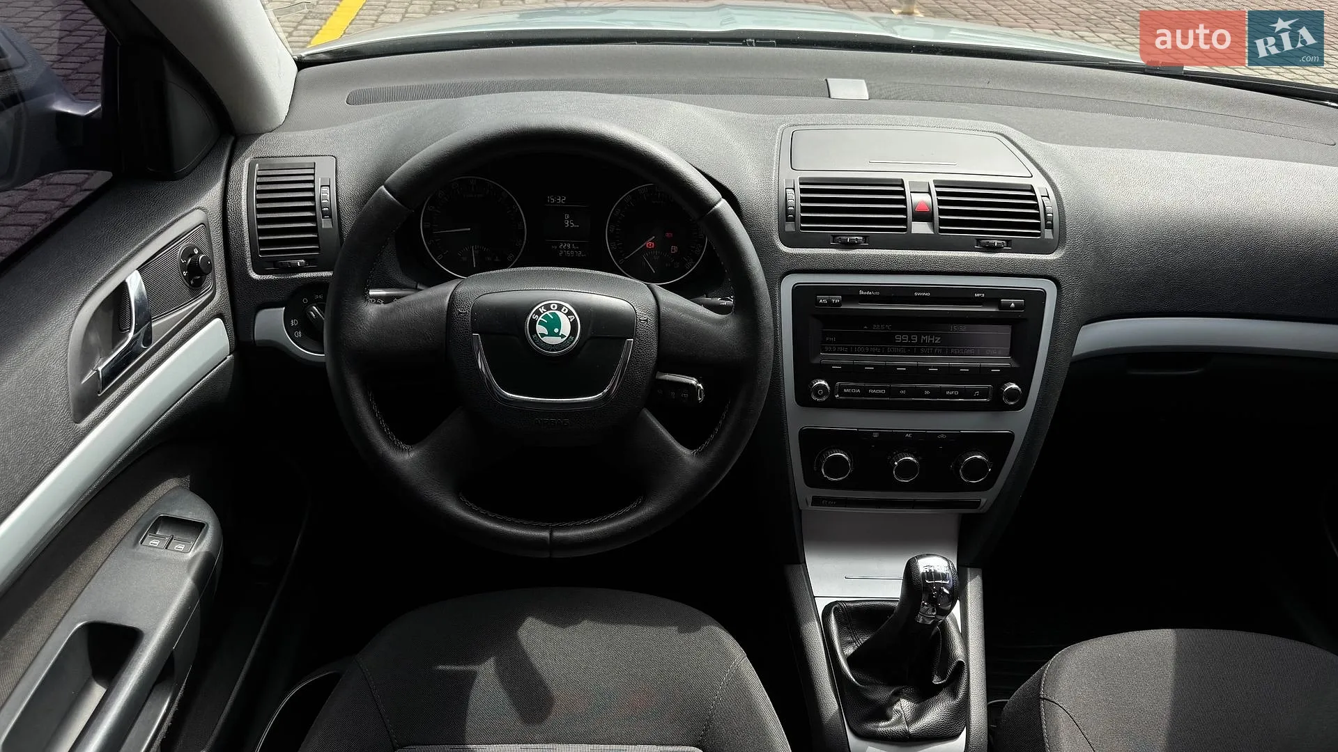 2010 Skoda Octavia - мініатюра 35