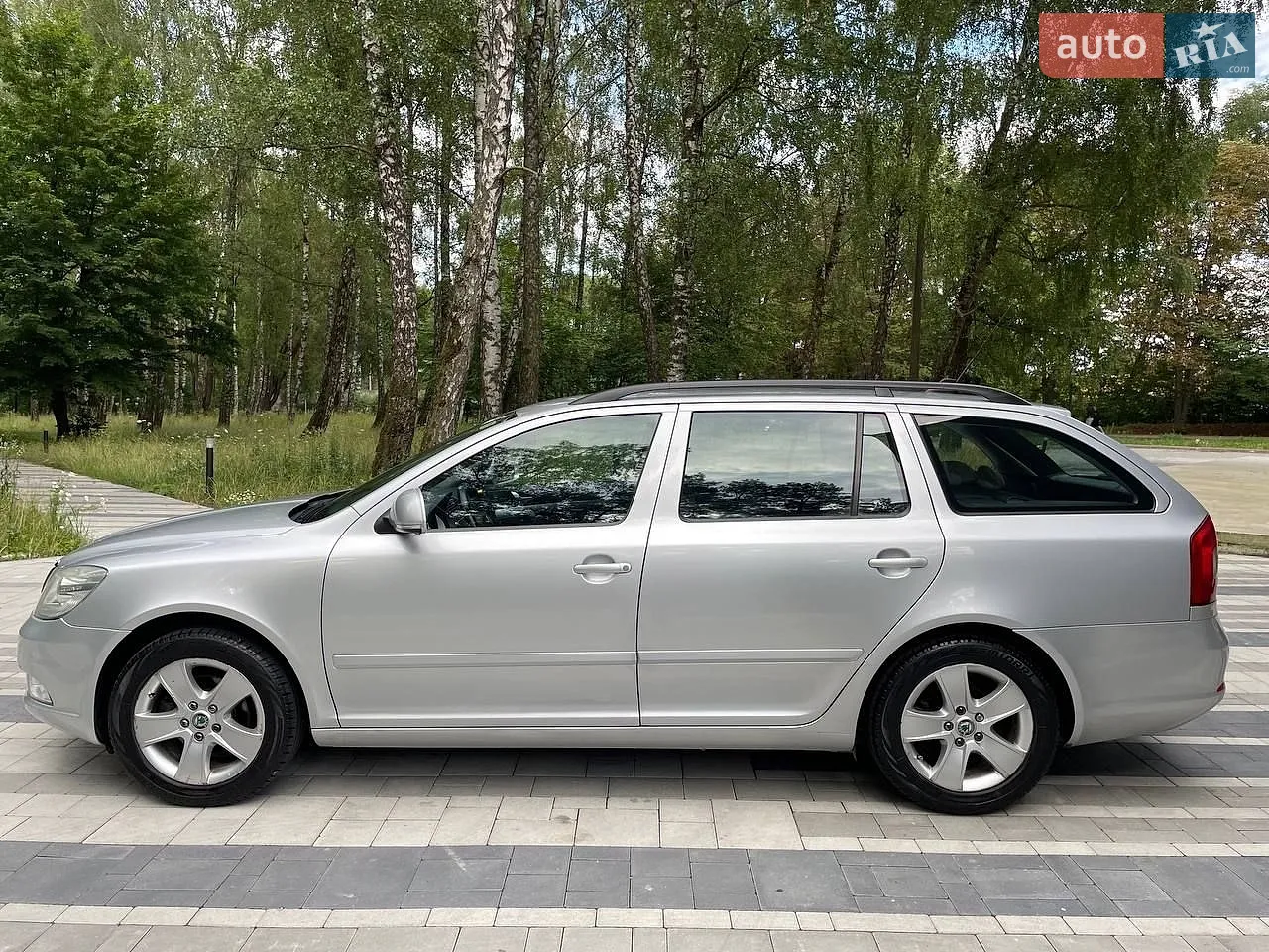 2010 Skoda Octavia - мініатюра 10