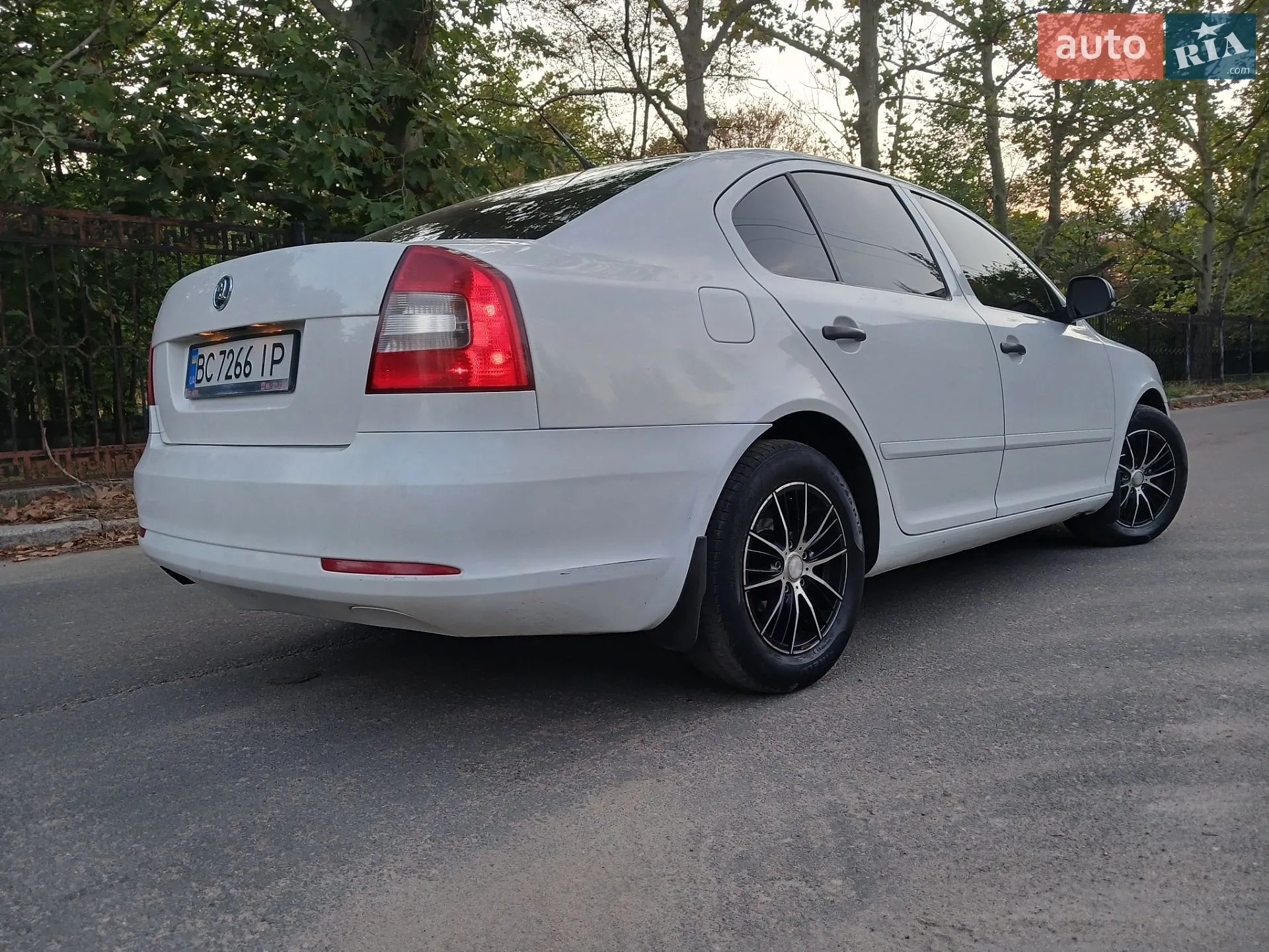 2010 Skoda Octavia - мініатюра 19
