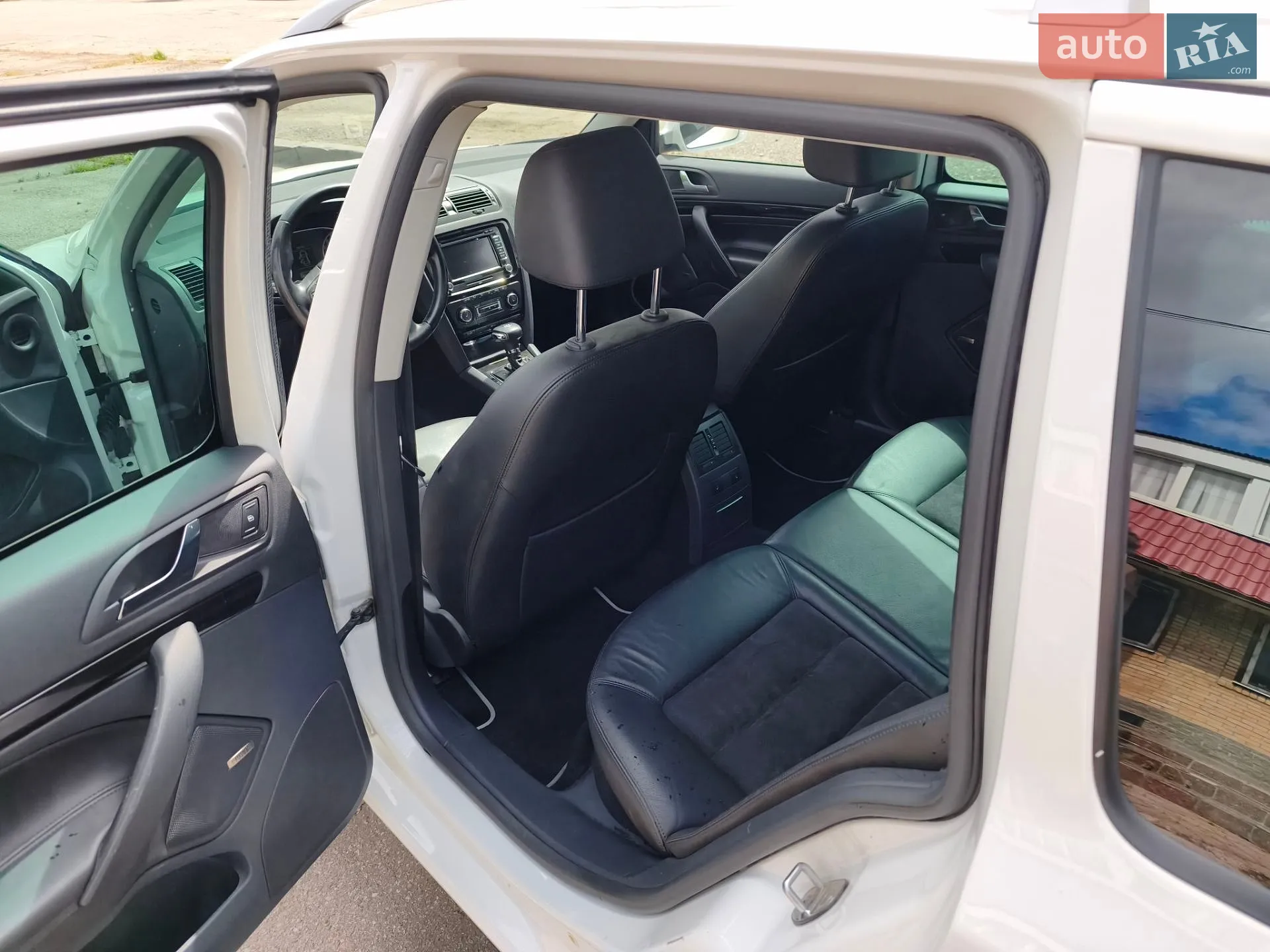 2010 Skoda Octavia - мініатюра 38