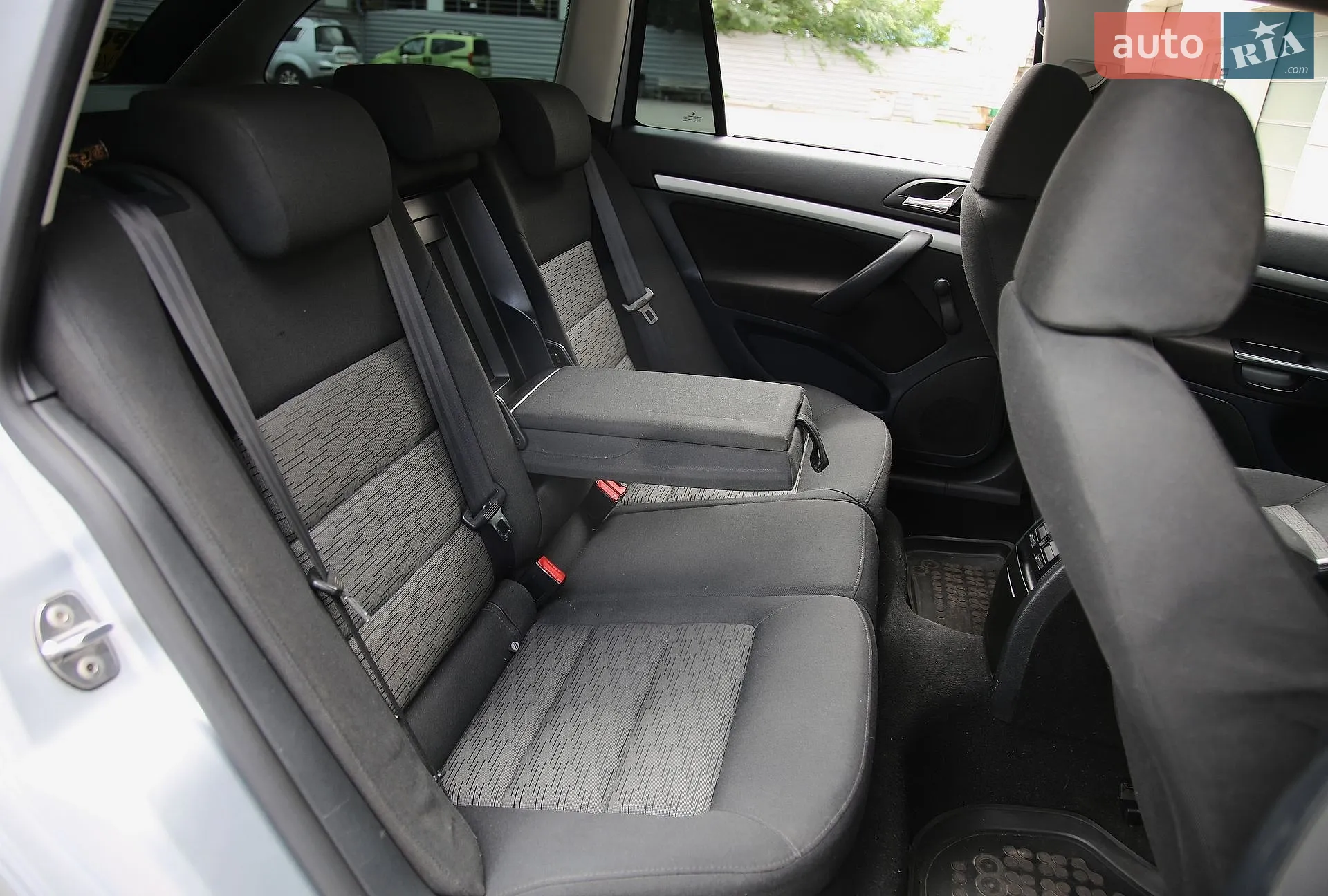 2010 Skoda Octavia - мініатюра 9