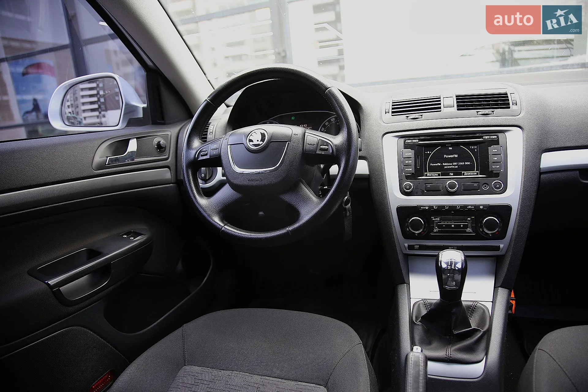 2010 Skoda Octavia - мініатюра 12