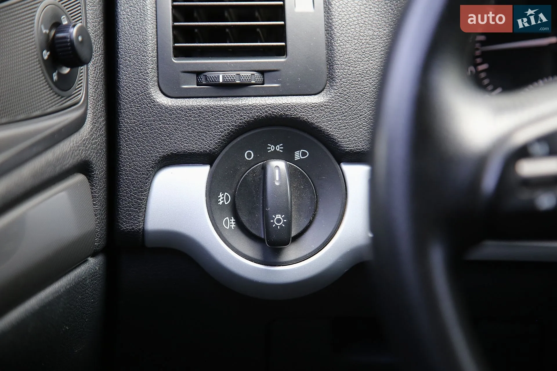 2010 Skoda Octavia - мініатюра 18