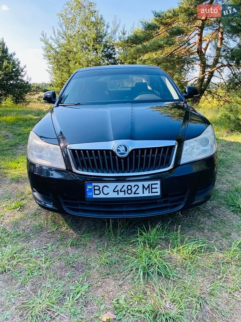2010 Skoda Octavia - мініатюра 2