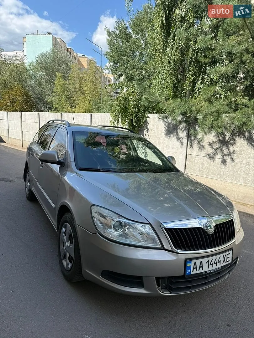 2010 Skoda Octavia - мініатюра 6