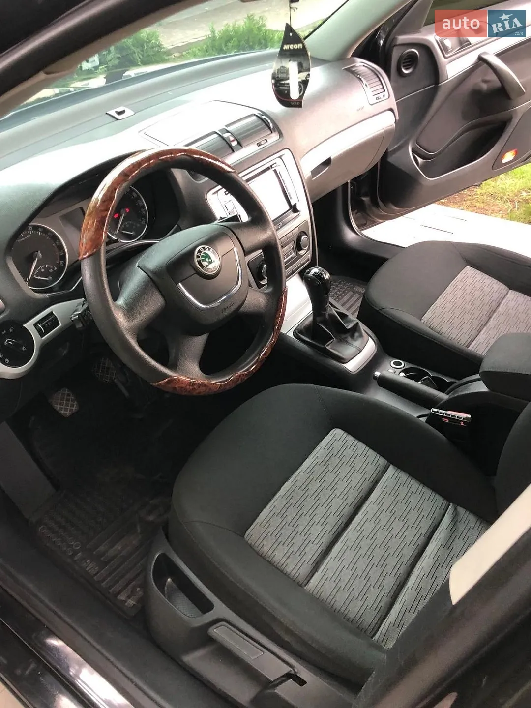 2010 Skoda Octavia - мініатюра 14