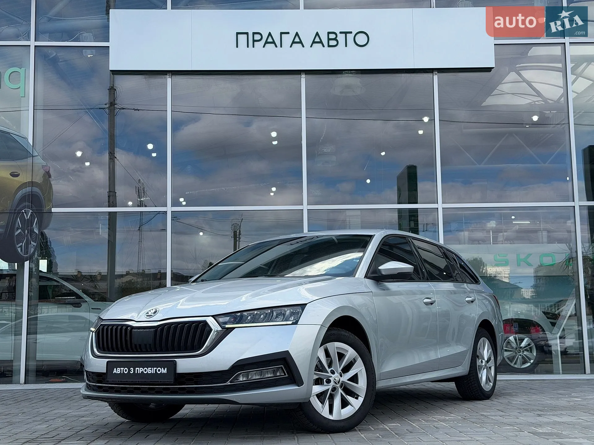2022 Skoda Octavia - фото 1