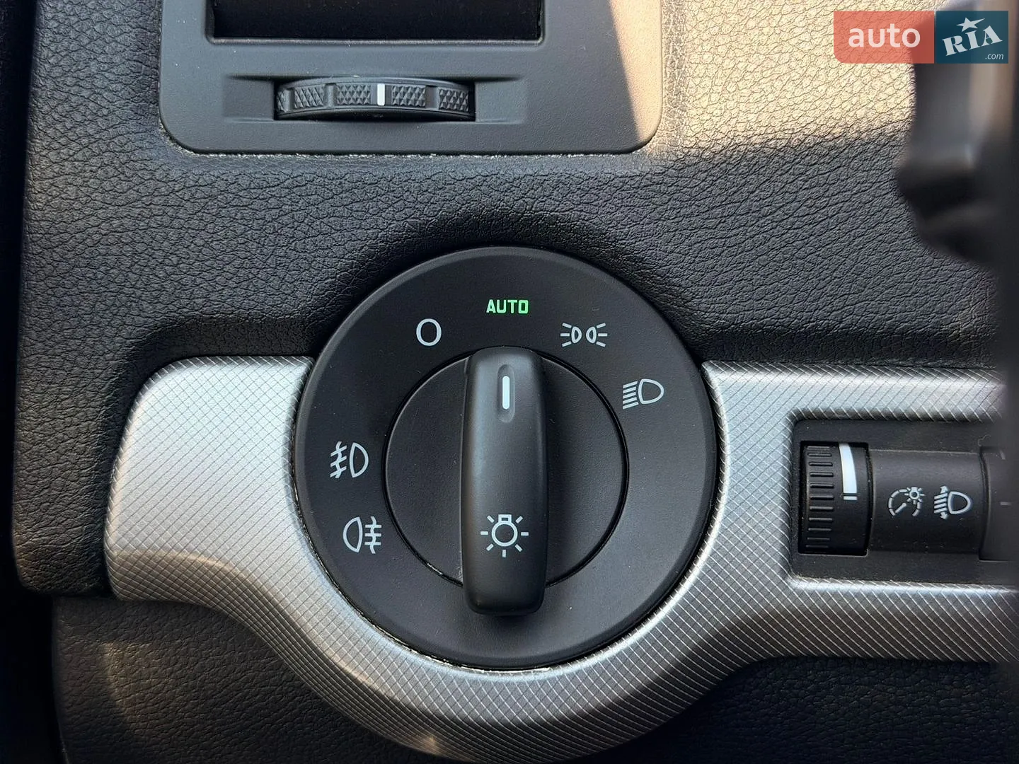 2011 Skoda Octavia - мініатюра 21