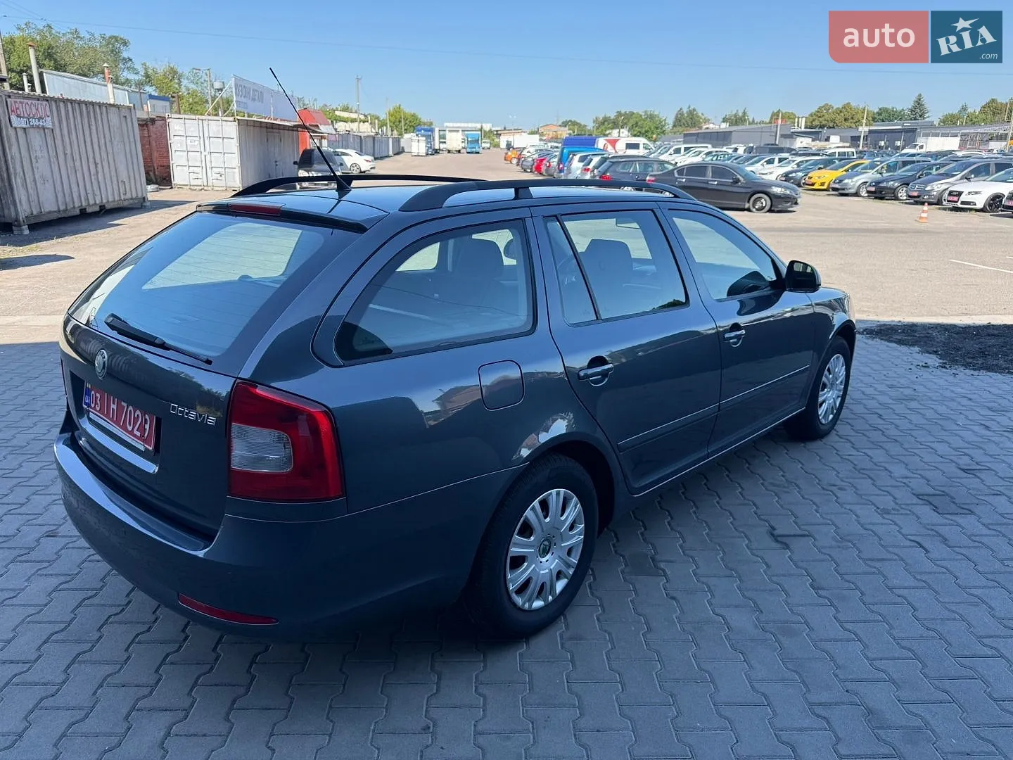 2010 Skoda Octavia - мініатюра 11
