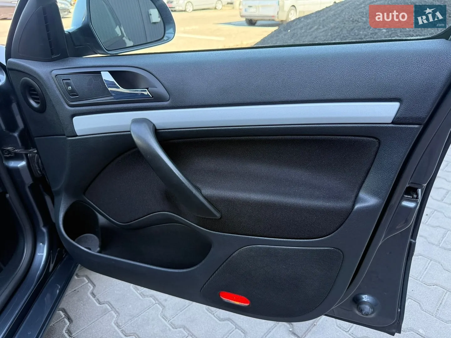 2010 Skoda Octavia - мініатюра 18