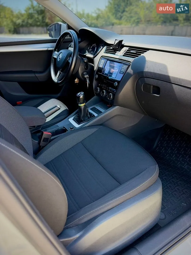 2017 Skoda Octavia - мініатюра 24