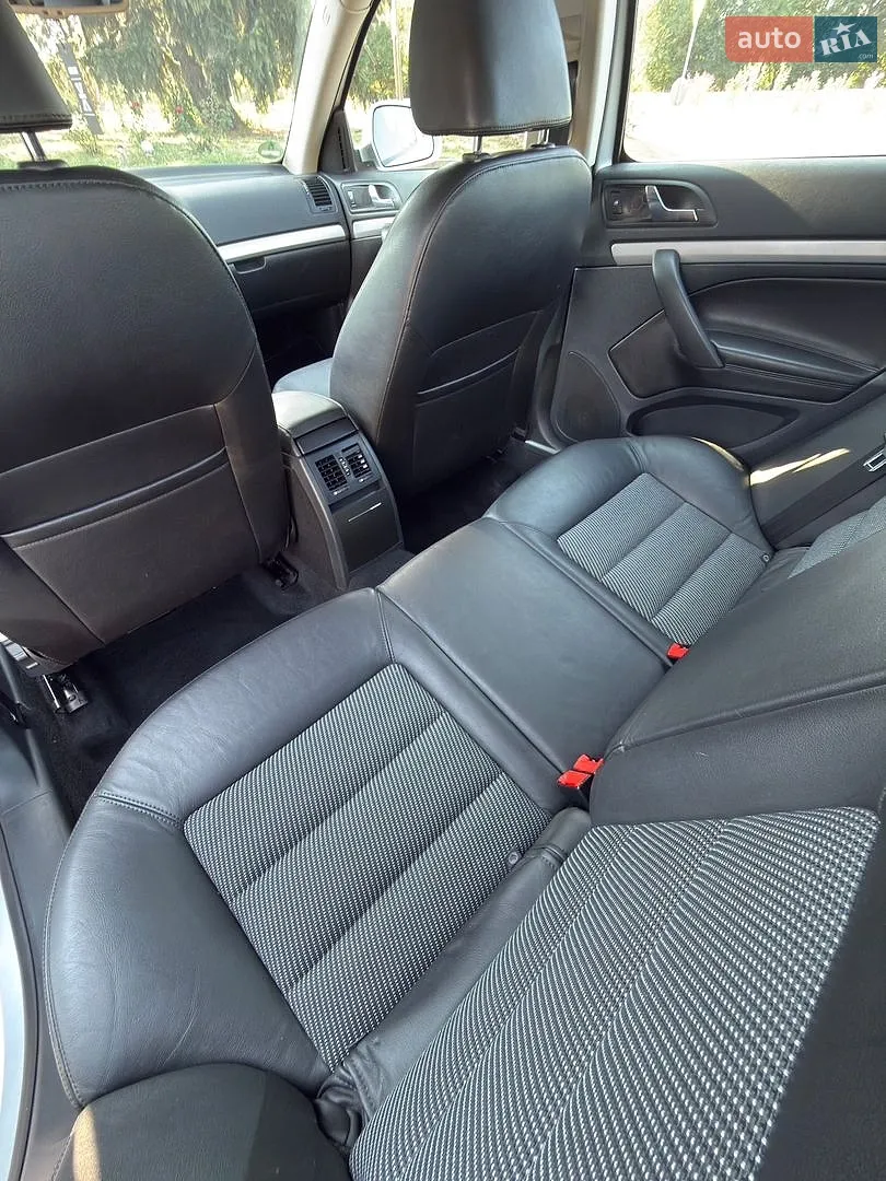 2010 Skoda Octavia - мініатюра 23