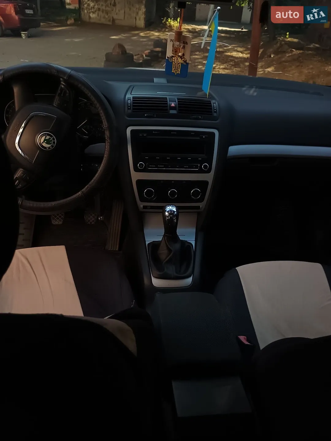 2010 Skoda Octavia - мініатюра 9