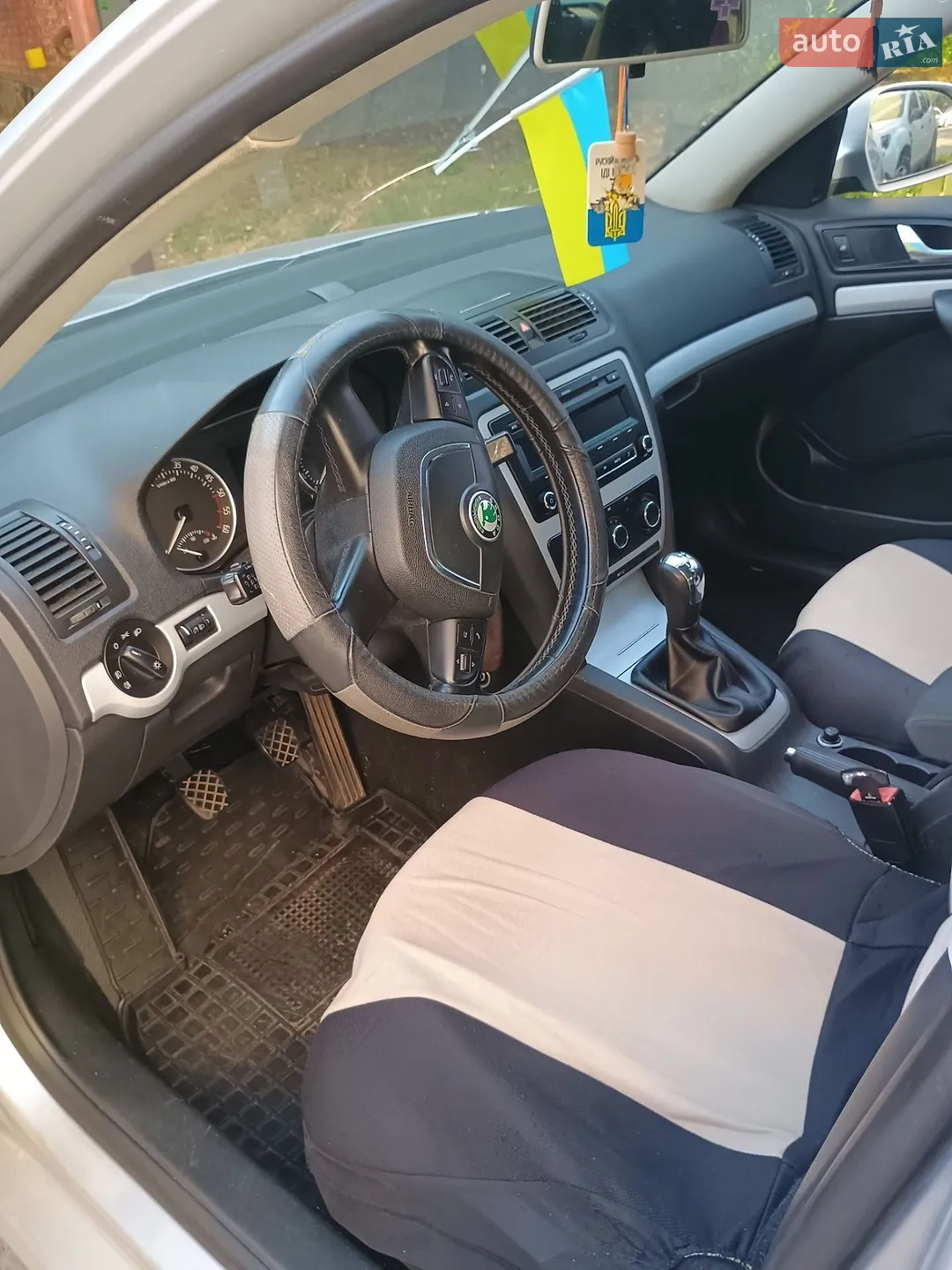 2010 Skoda Octavia - мініатюра 8