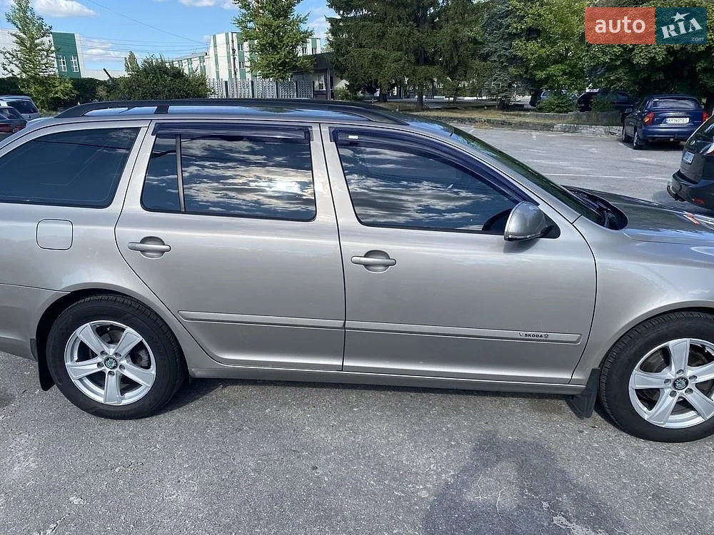 2011 Skoda Octavia - мініатюра 8