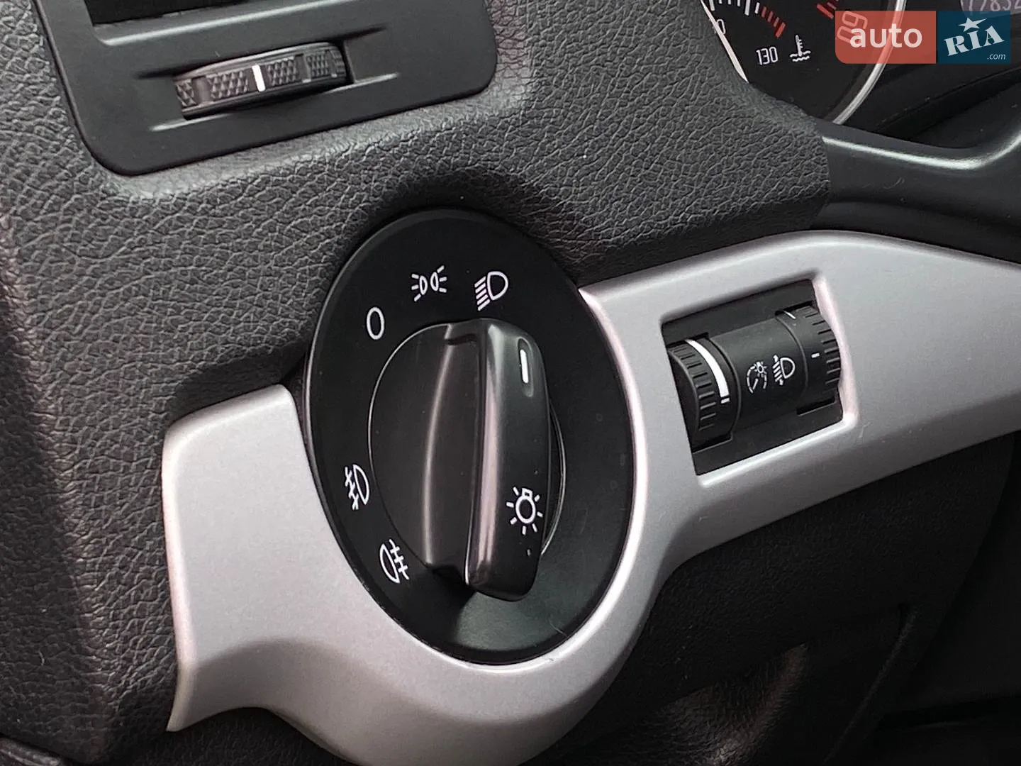 2010 Skoda Octavia - мініатюра 11