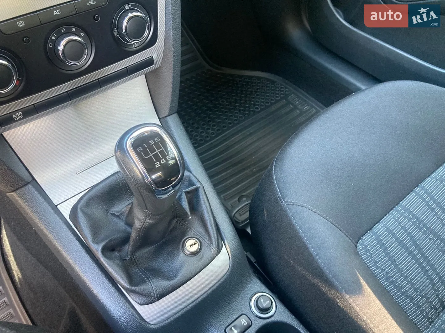2012 Skoda Octavia - мініатюра 12