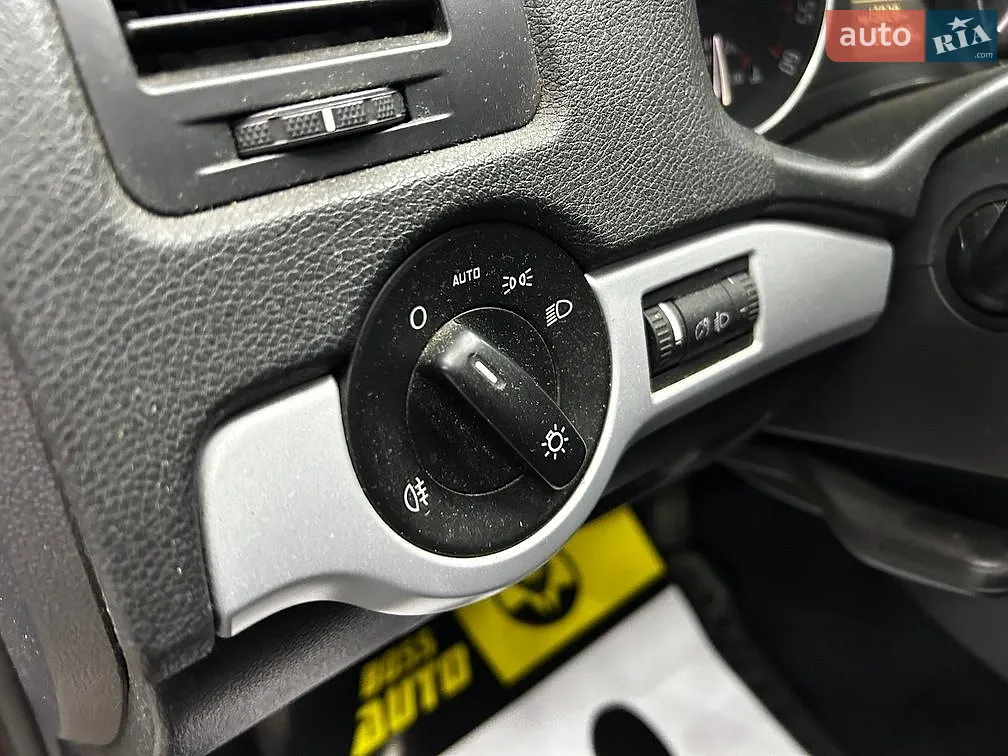 2011 Skoda Octavia - мініатюра 14