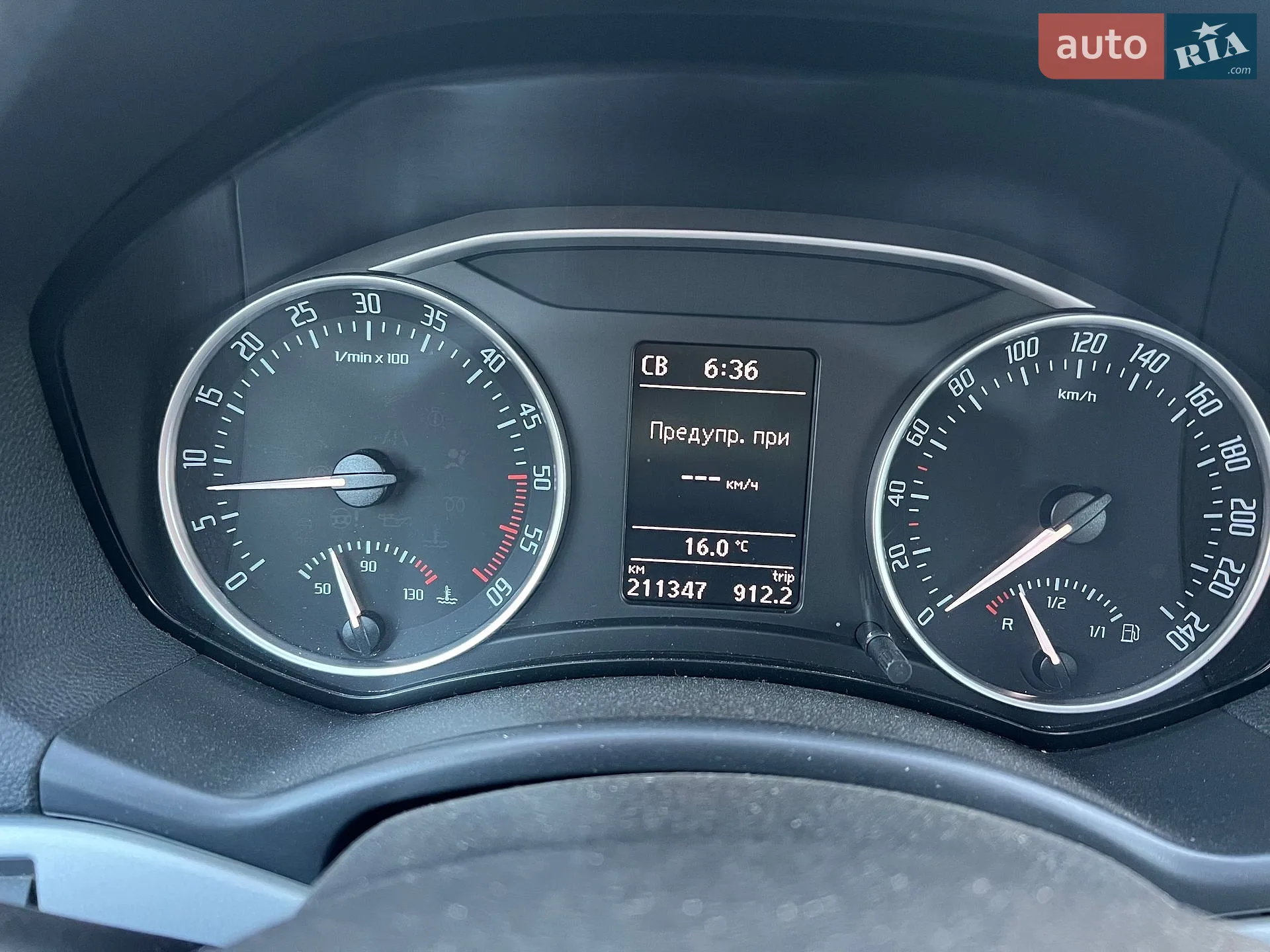 2011 Skoda Octavia - мініатюра 2
