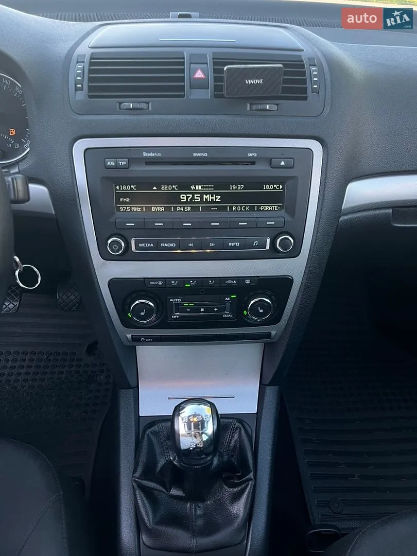 2010 Skoda Octavia - мініатюра 16