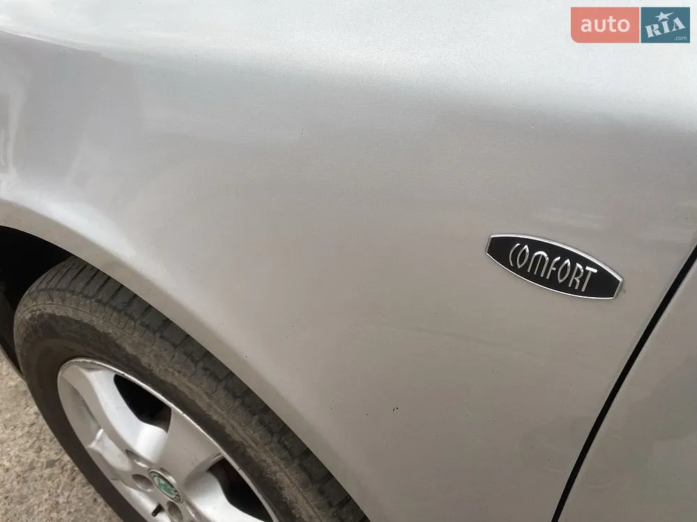 2010 Skoda Octavia - мініатюра 15