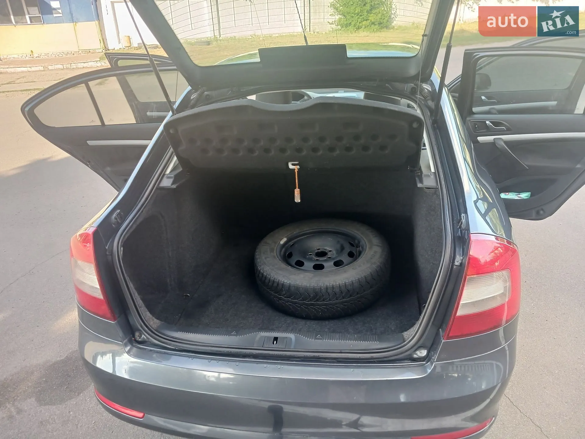 2010 Skoda Octavia - мініатюра 4
