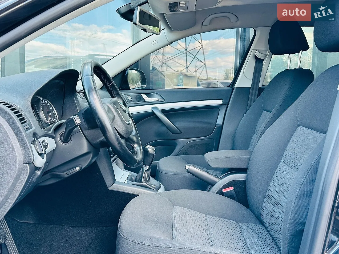 2010 Skoda Octavia - мініатюра 13