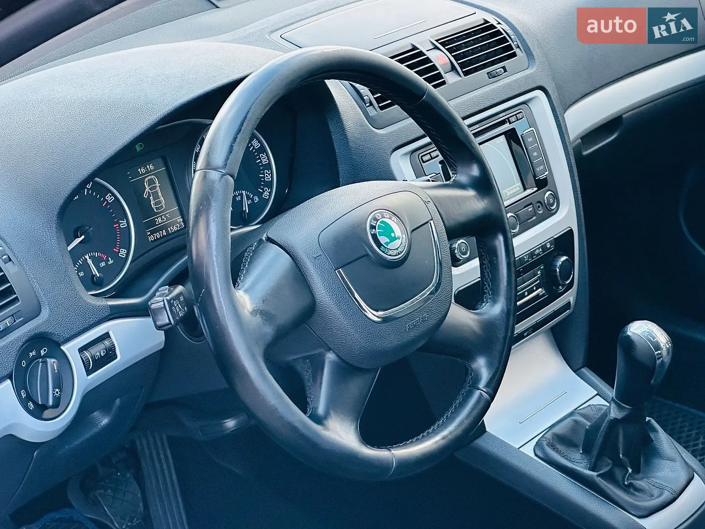 2010 Skoda Octavia - мініатюра 31