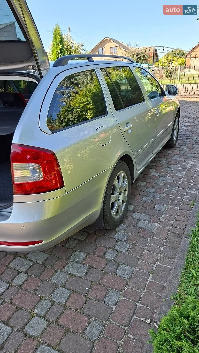 2010 Skoda Octavia - мініатюра 3