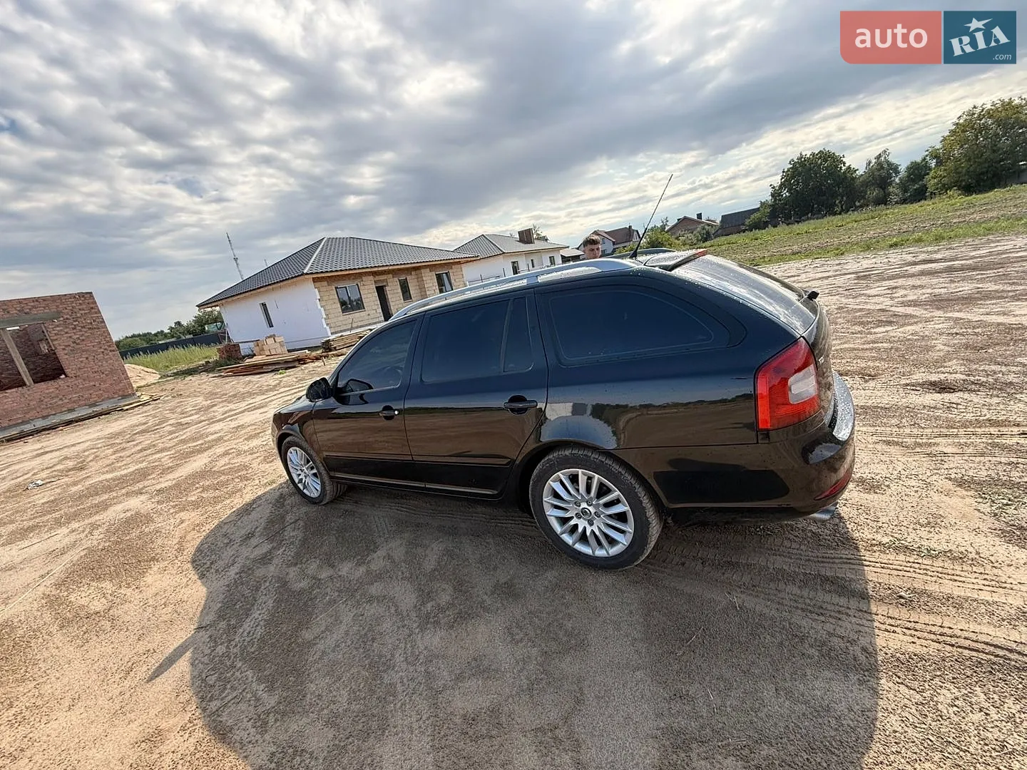 2010 Skoda Octavia - мініатюра 2