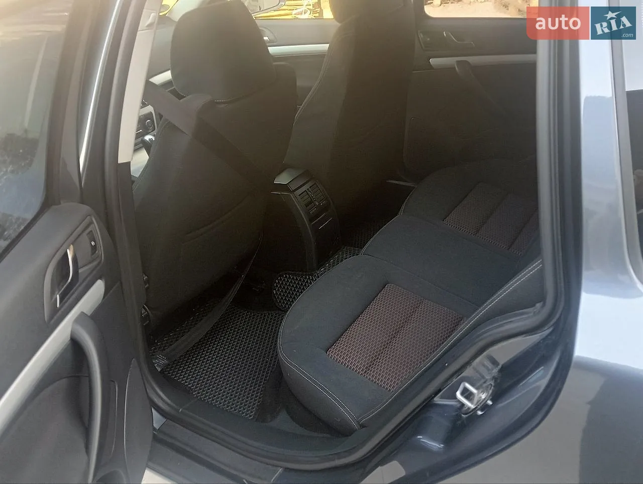 2010 Skoda Octavia - мініатюра 6