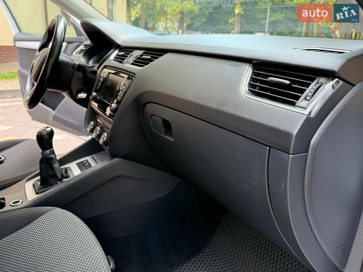 2016 Skoda Octavia - мініатюра 135