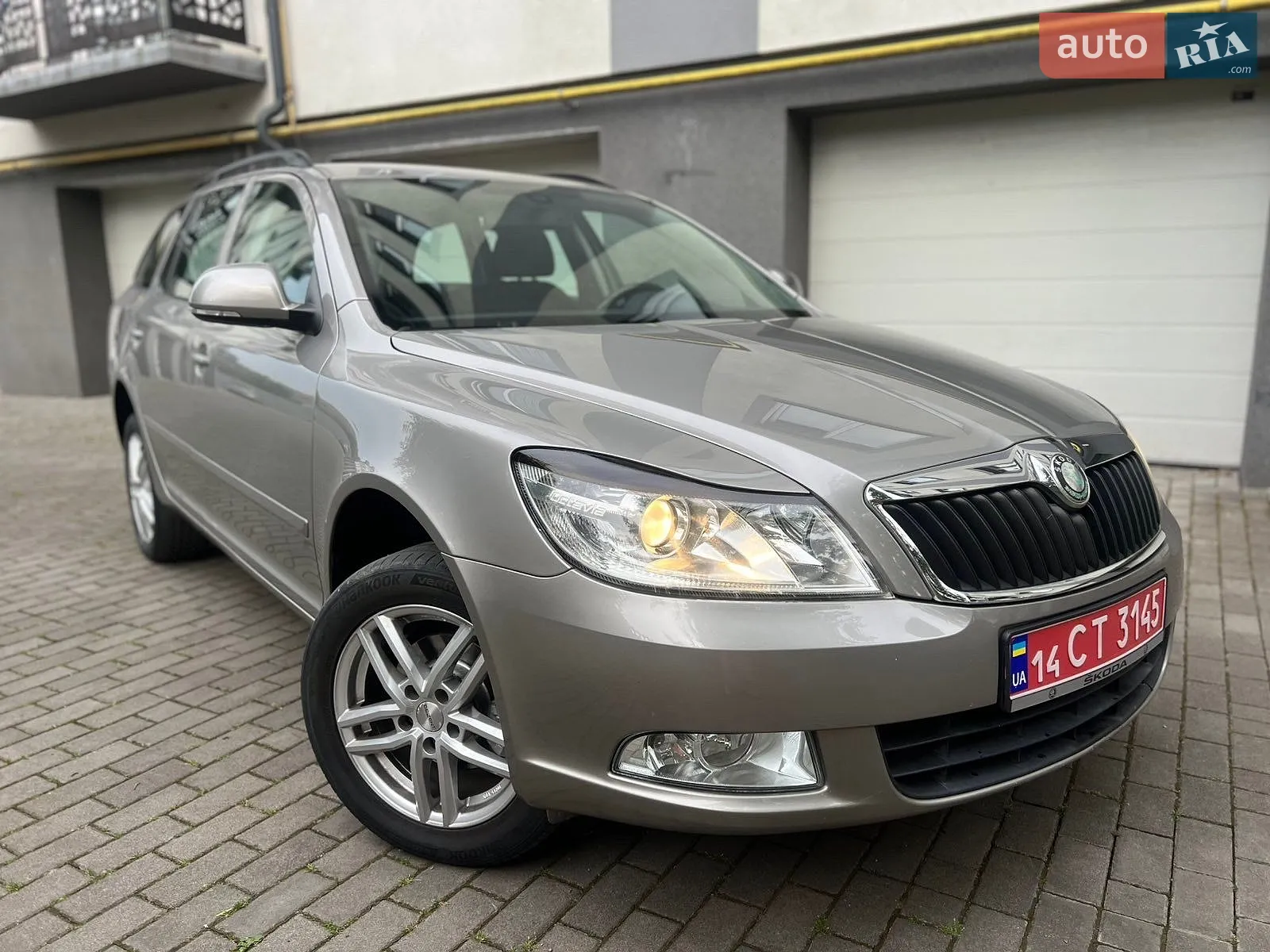 2010 Skoda Octavia - мініатюра 2