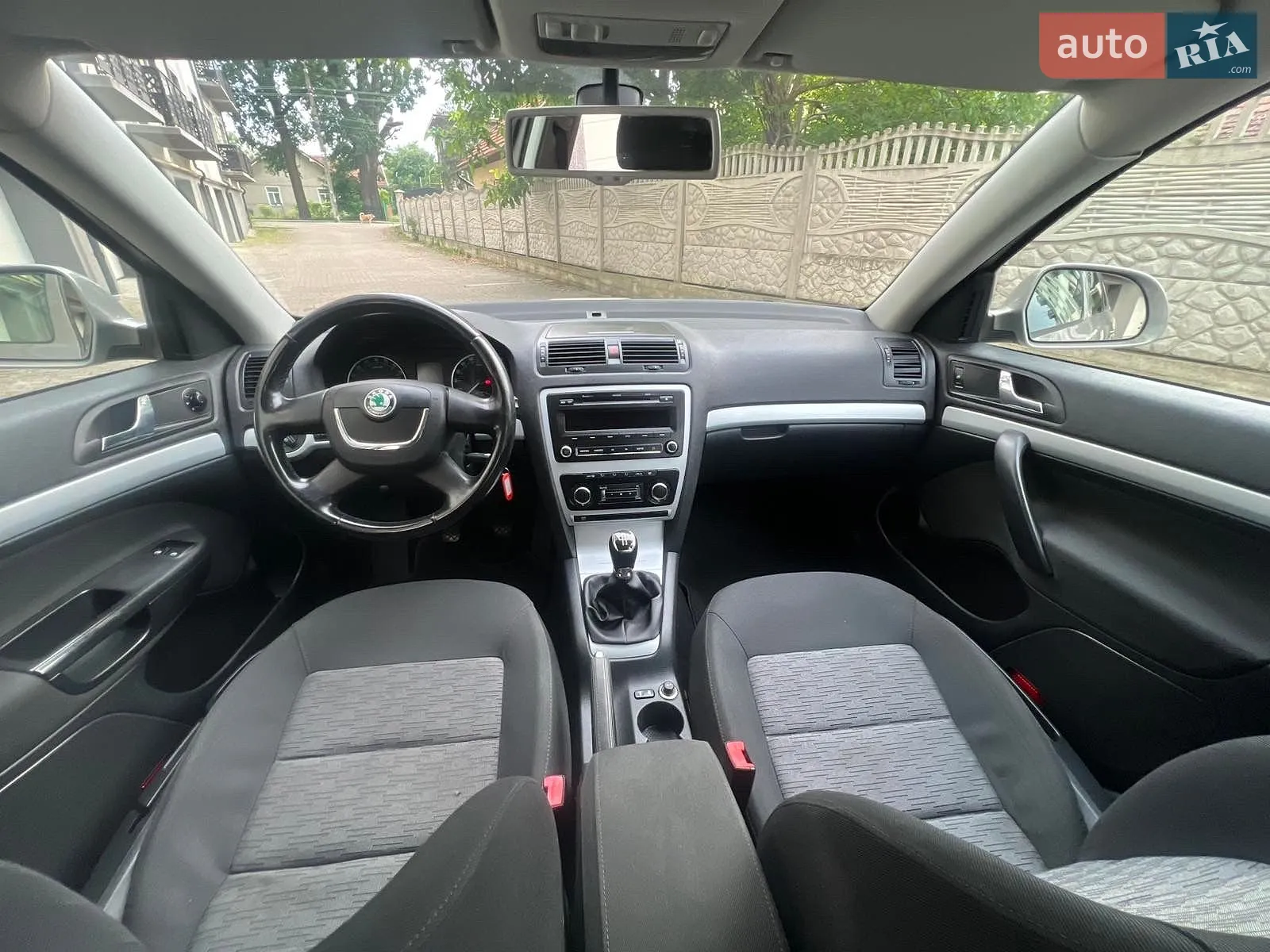 2010 Skoda Octavia - мініатюра 12