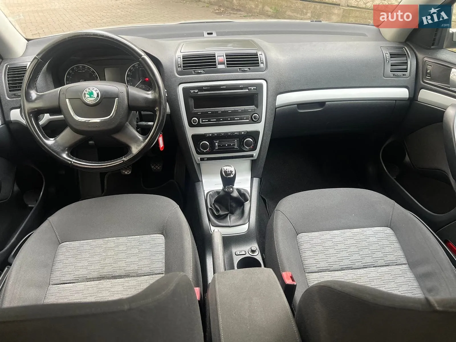 2010 Skoda Octavia - мініатюра 13
