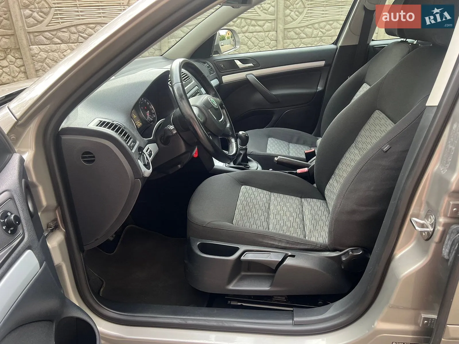 2010 Skoda Octavia - мініатюра 15