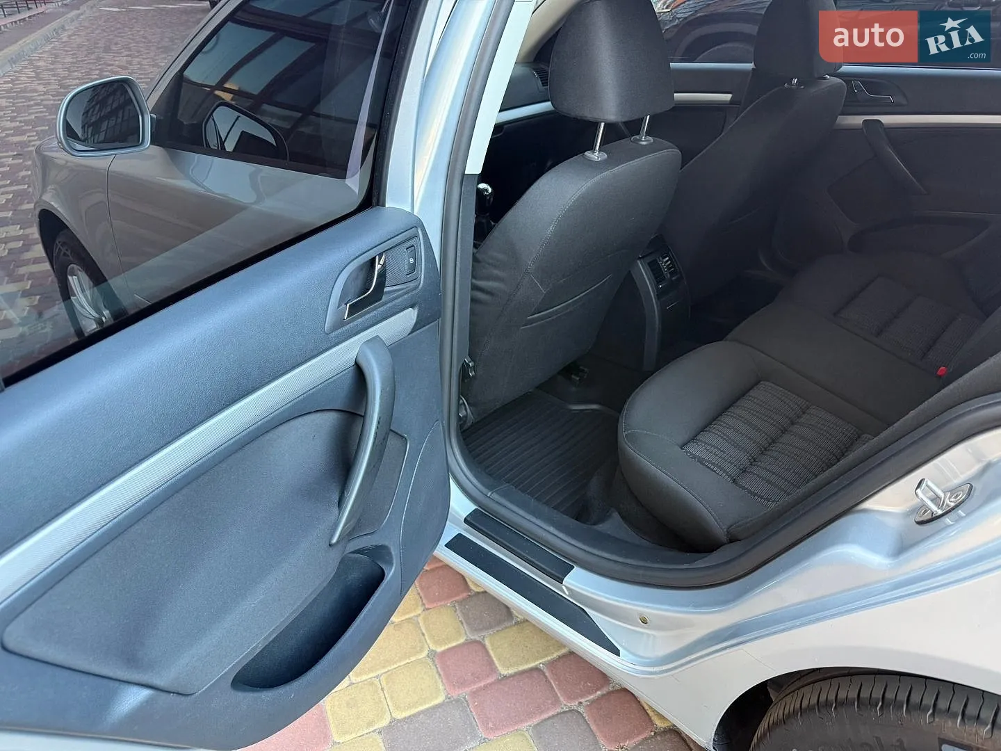 2010 Skoda Octavia - мініатюра 13