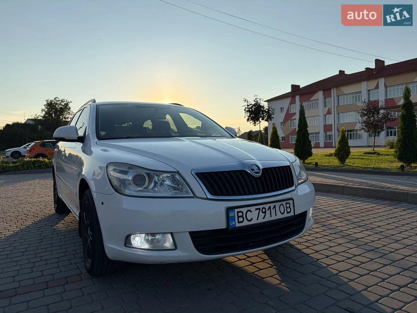 2010 Skoda Octavia - мініатюра 3