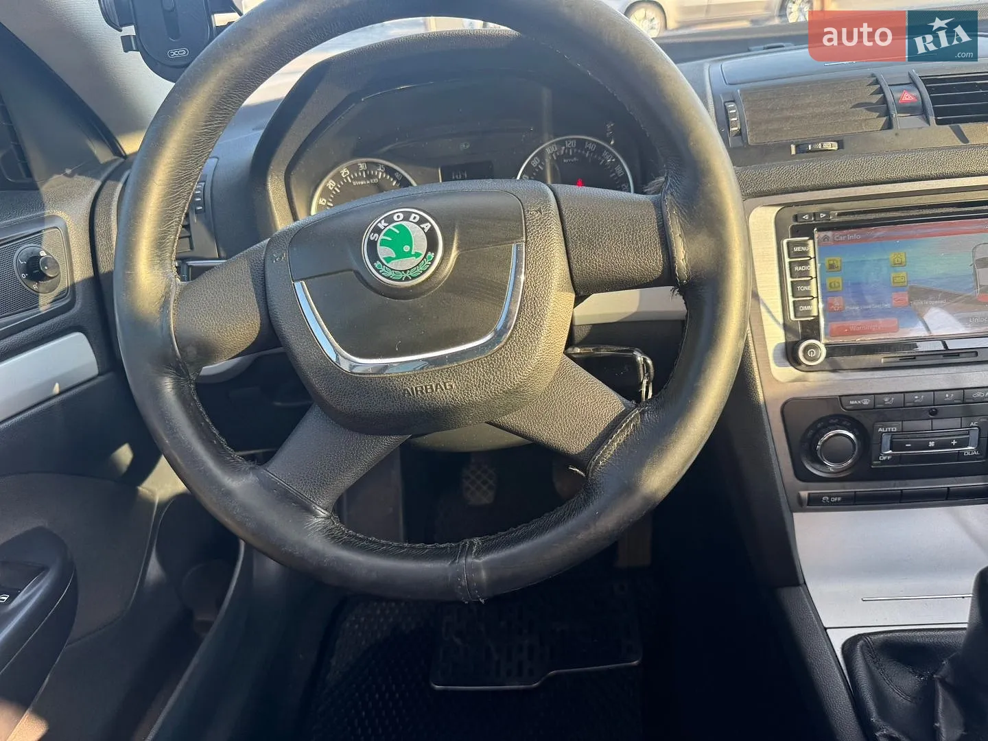 2010 Skoda Octavia - мініатюра 17