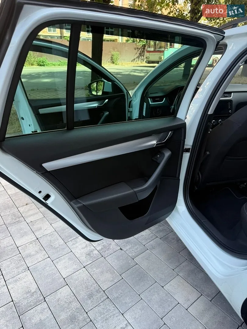 2017 Skoda Octavia - мініатюра 19