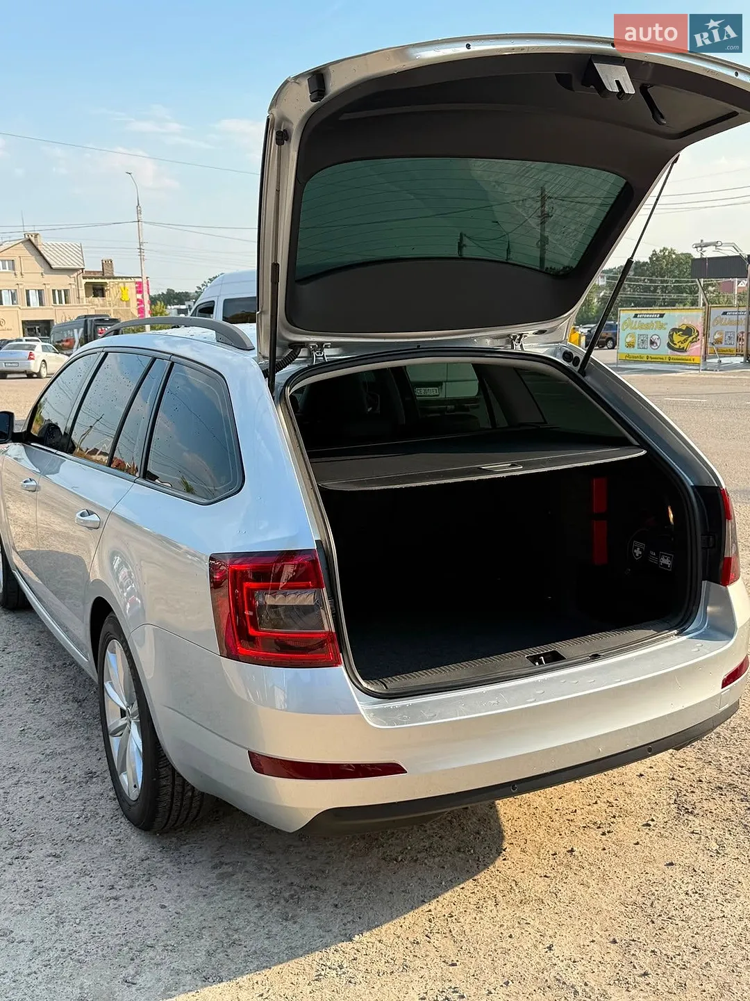 2016 Skoda Octavia - мініатюра 12