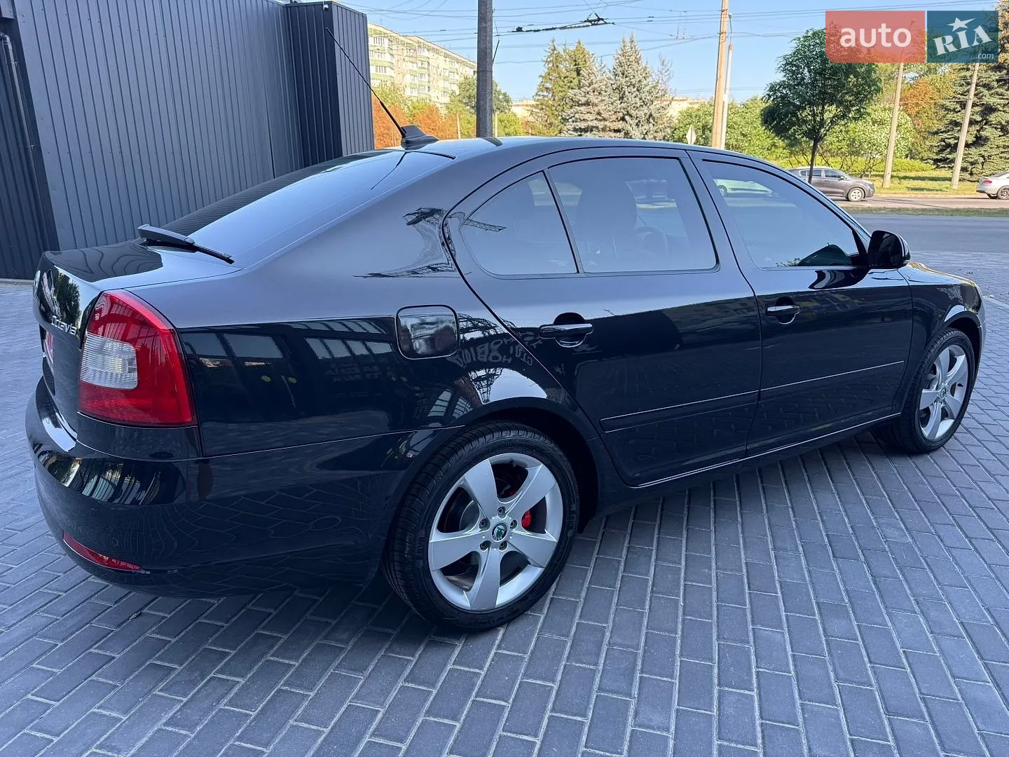 2010 Skoda Octavia - мініатюра 11