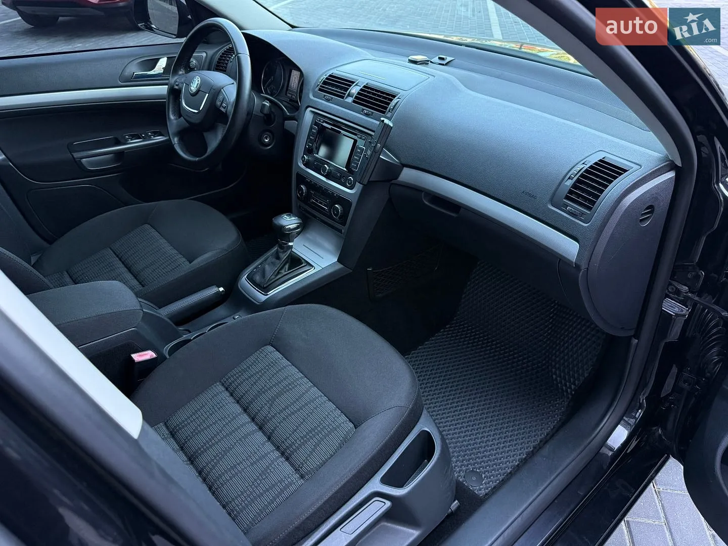 2010 Skoda Octavia - мініатюра 53
